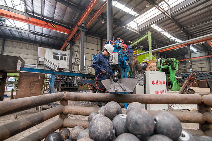 锦州网架配件-螺栓球加工车间